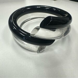 Vintage Judith Hendler black and clear acrylic bypass bangle bracelet 3.5X3.5
